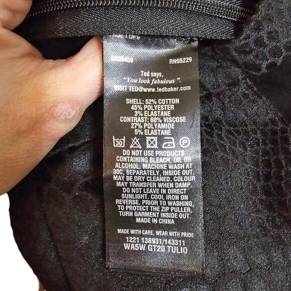 Ted Baker London Tulio Black Snake Print Tuxedo Stripe Cropped Skinny Pants Sz 2 - Picture 9 of 9